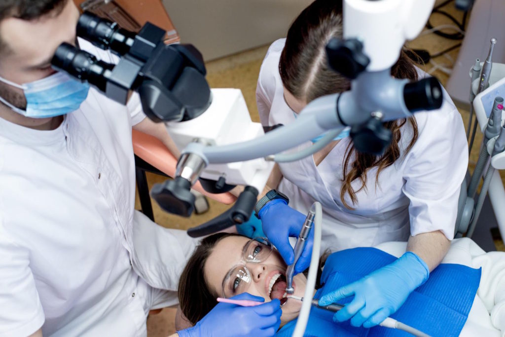 W dzisiejszych czasach stomatologia to nie tylko wiercenie i wypełnianie zębów